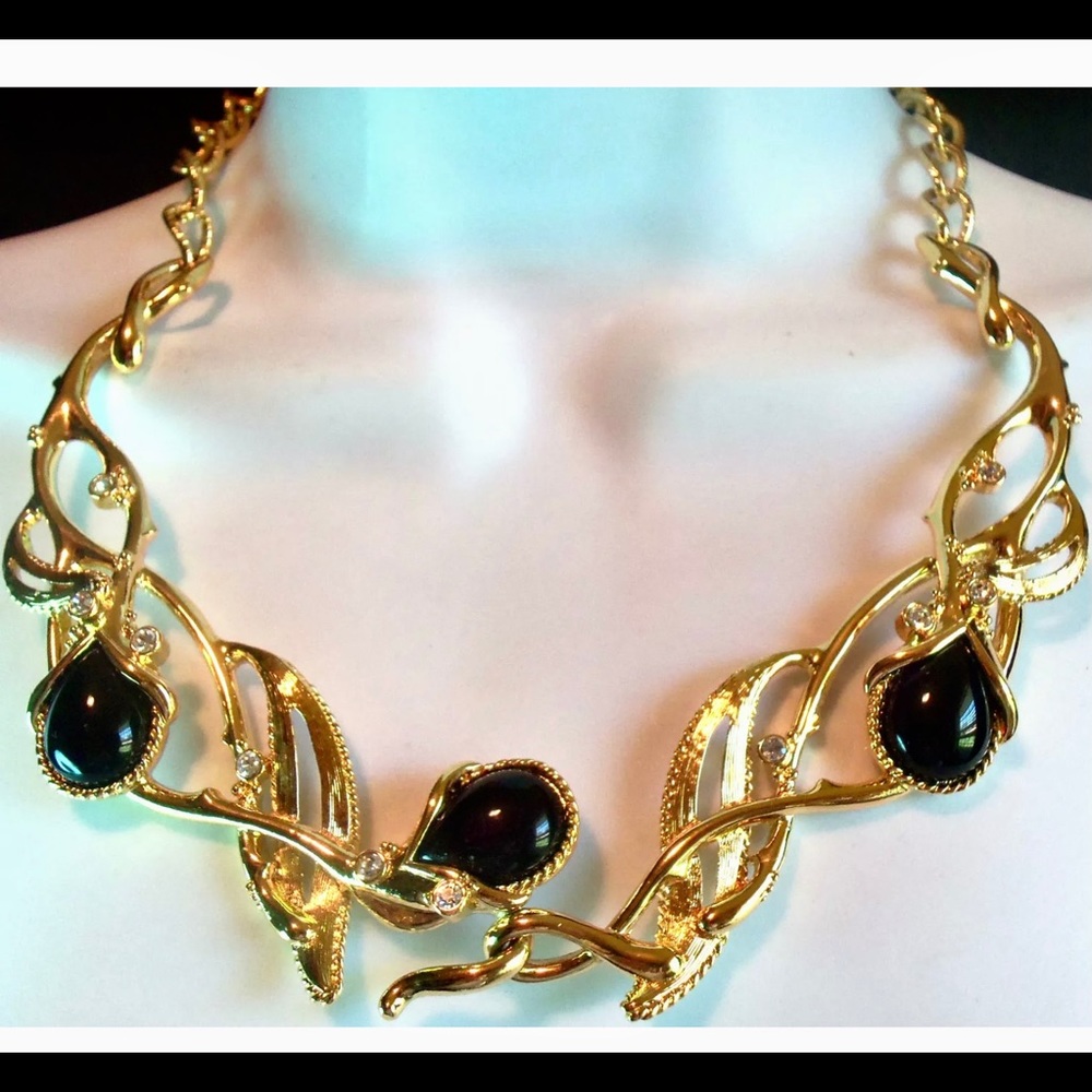 Jose Maria Barrera Granada Necklace. VTG for Avon.NECKLACE ONLY in this listing